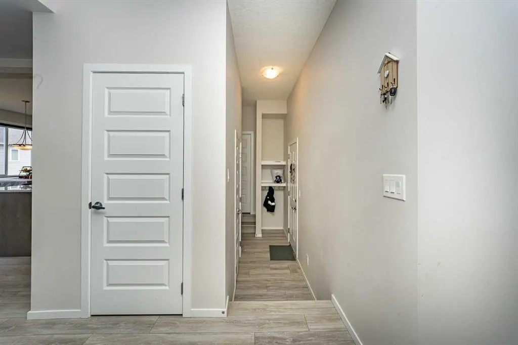 717 Windrow Manor SW