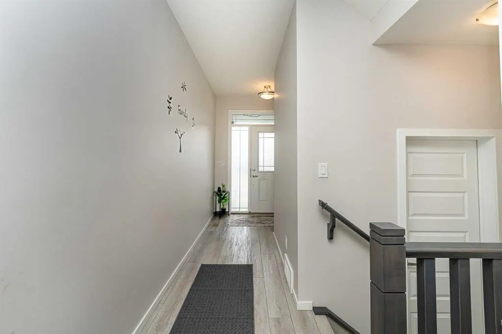 717 Windrow Manor SW