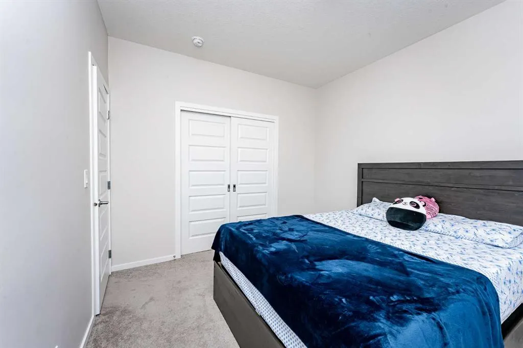 717 Windrow Manor SW