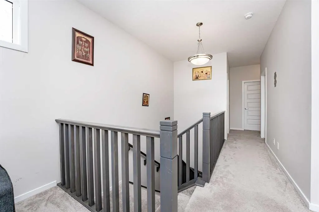 717 Windrow Manor SW