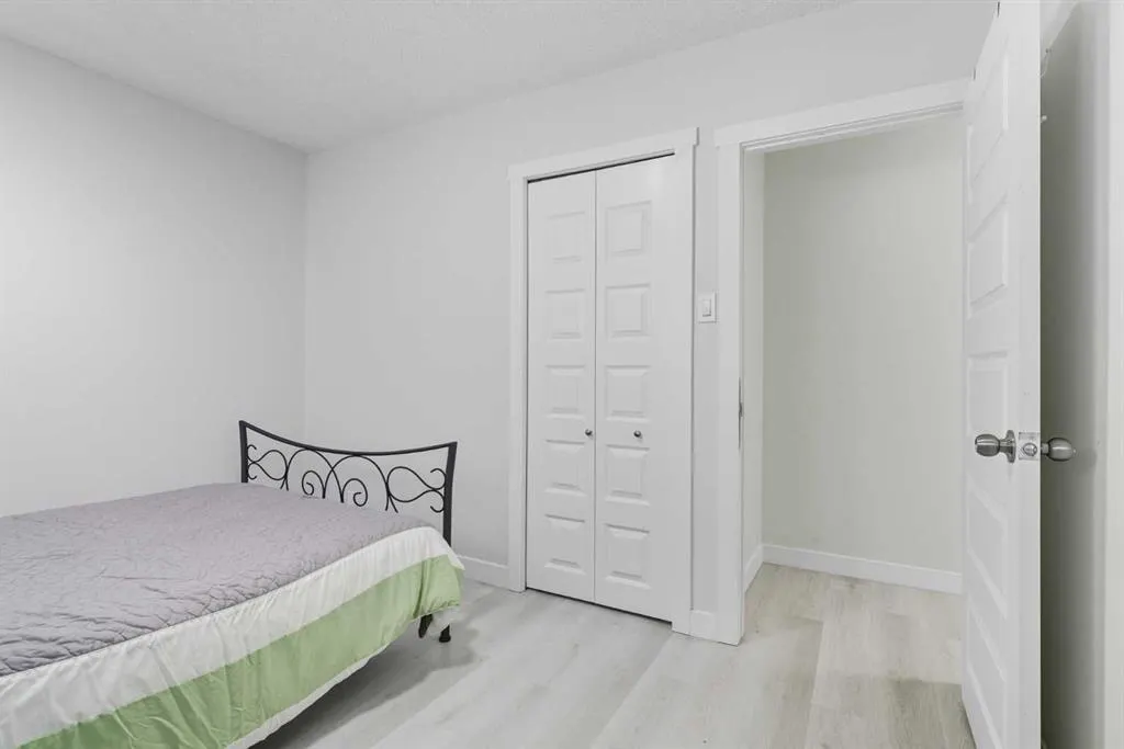 2009 Cottonwood Crescent SE