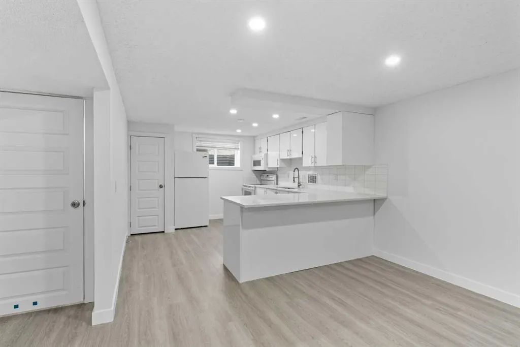 2009 Cottonwood Crescent SE