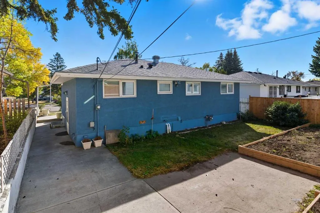 2009 Cottonwood Crescent SE