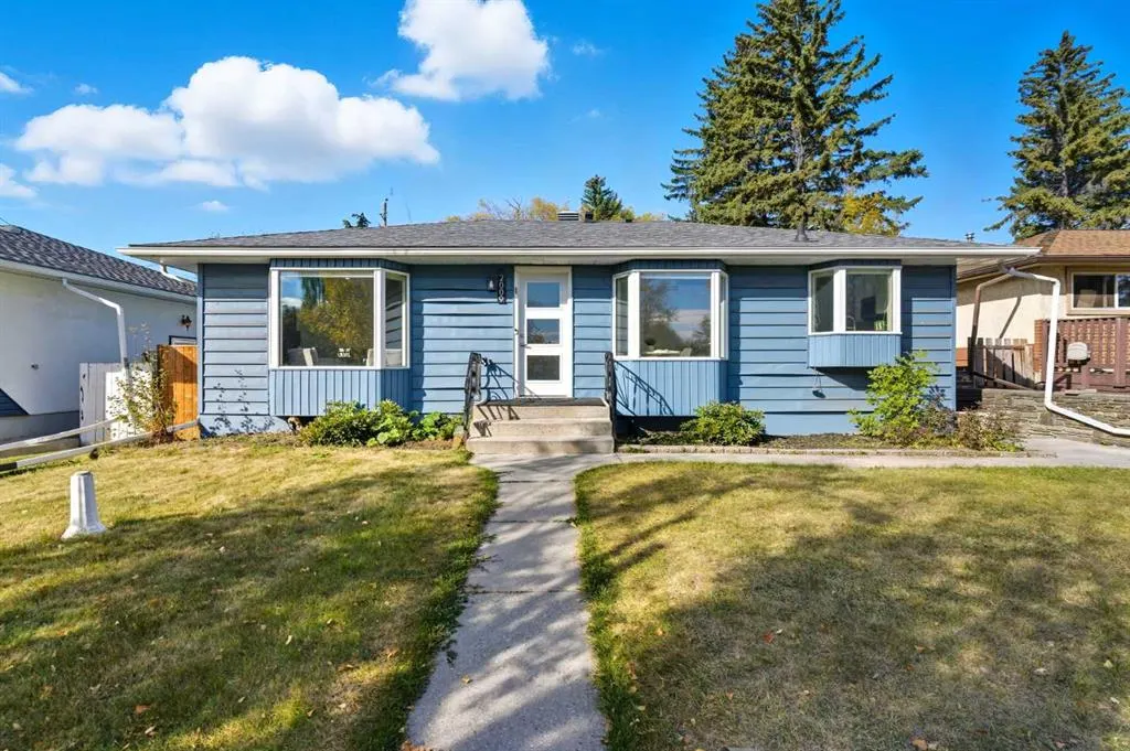2009 Cottonwood Crescent SE