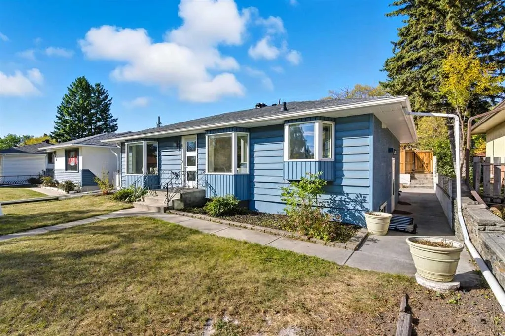 2009 Cottonwood Crescent SE