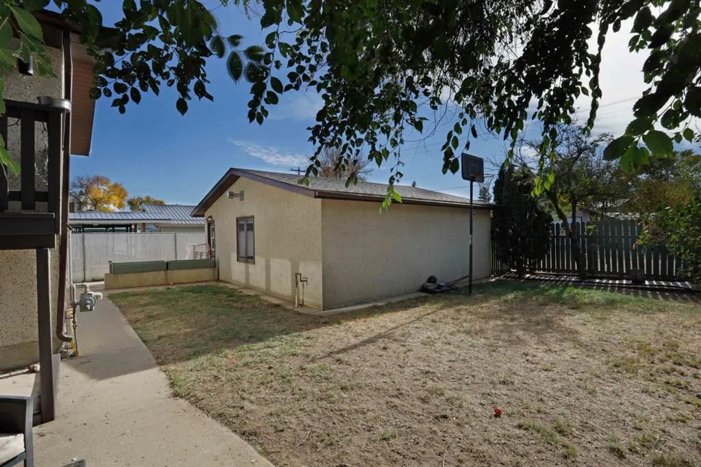 1159 Cassils Road W