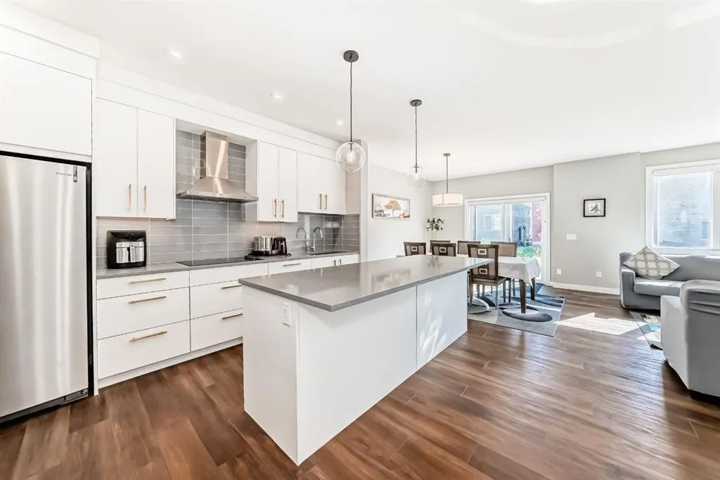 321 Carringvue Place NW