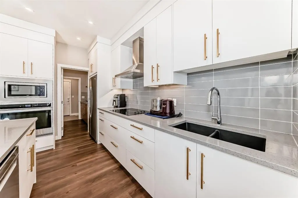 321 Carringvue Place NW