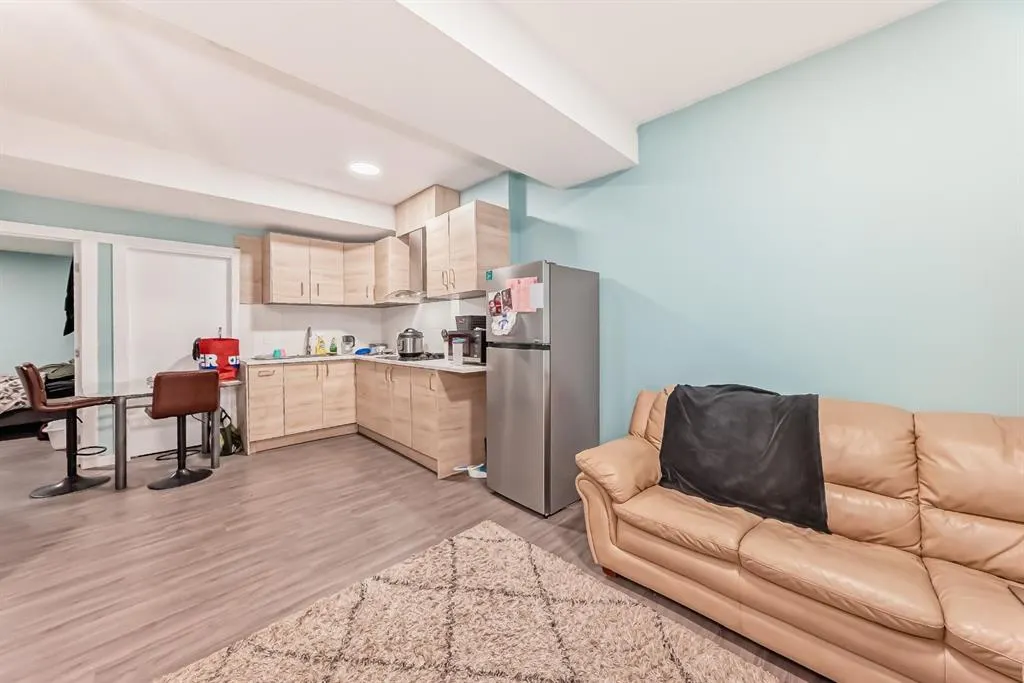 321 Carringvue Place NW