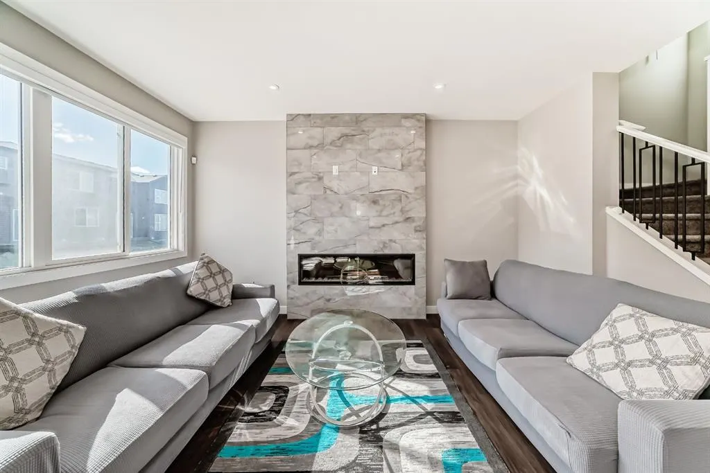 321 Carringvue Place NW