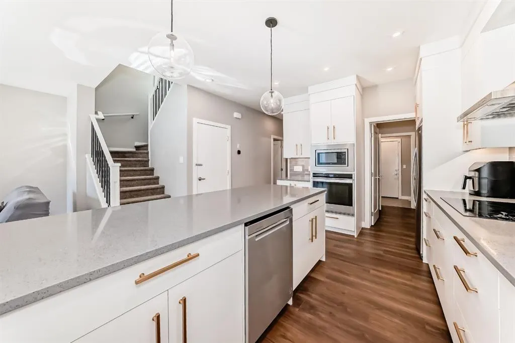 321 Carringvue Place NW