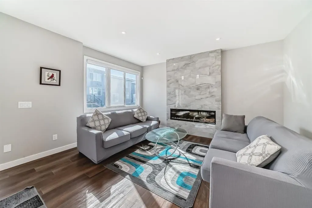 321 Carringvue Place NW