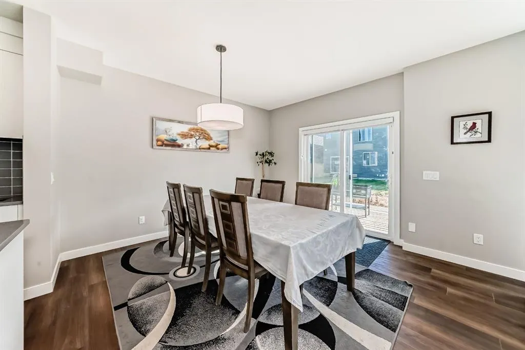 321 Carringvue Place NW