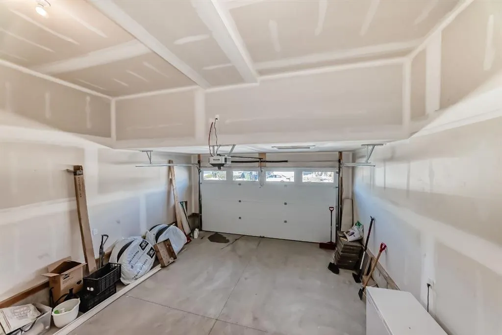 321 Carringvue Place NW