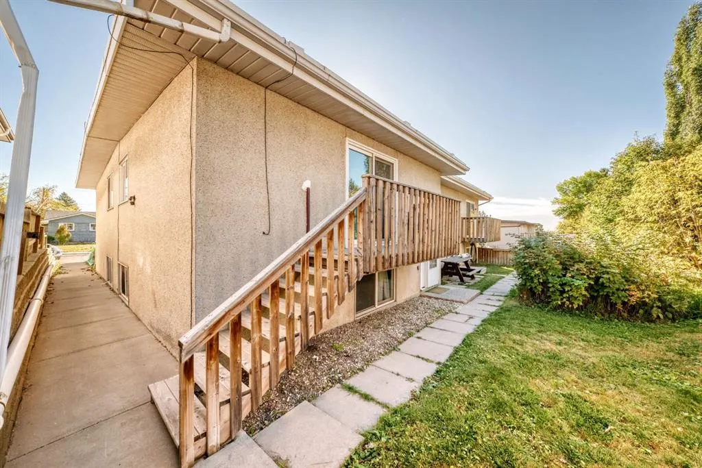 724D Raynard Crescent SE
