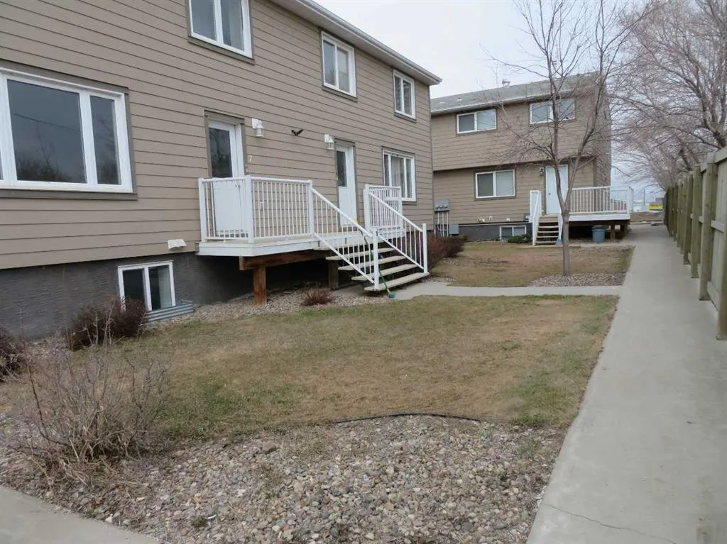 5524 49 Avenue, #6