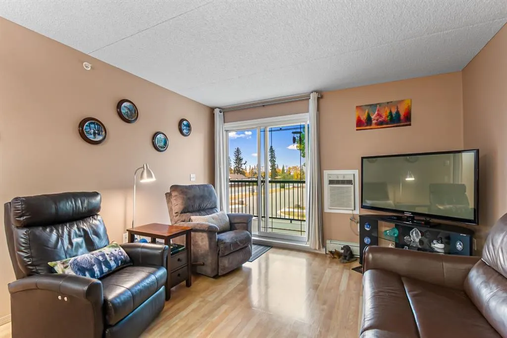 5100 52 Street, #202