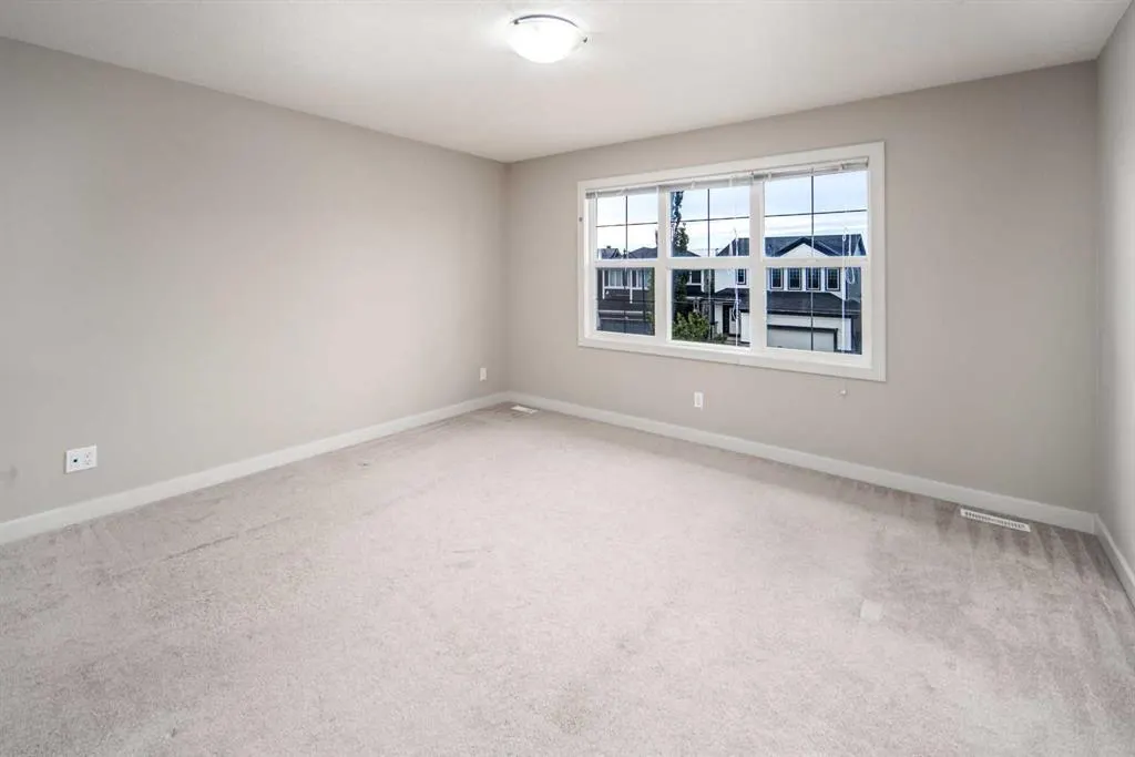 136 Evansdale Common NW