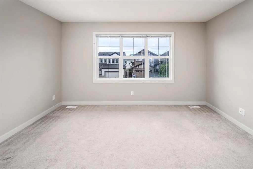 136 Evansdale Common NW
