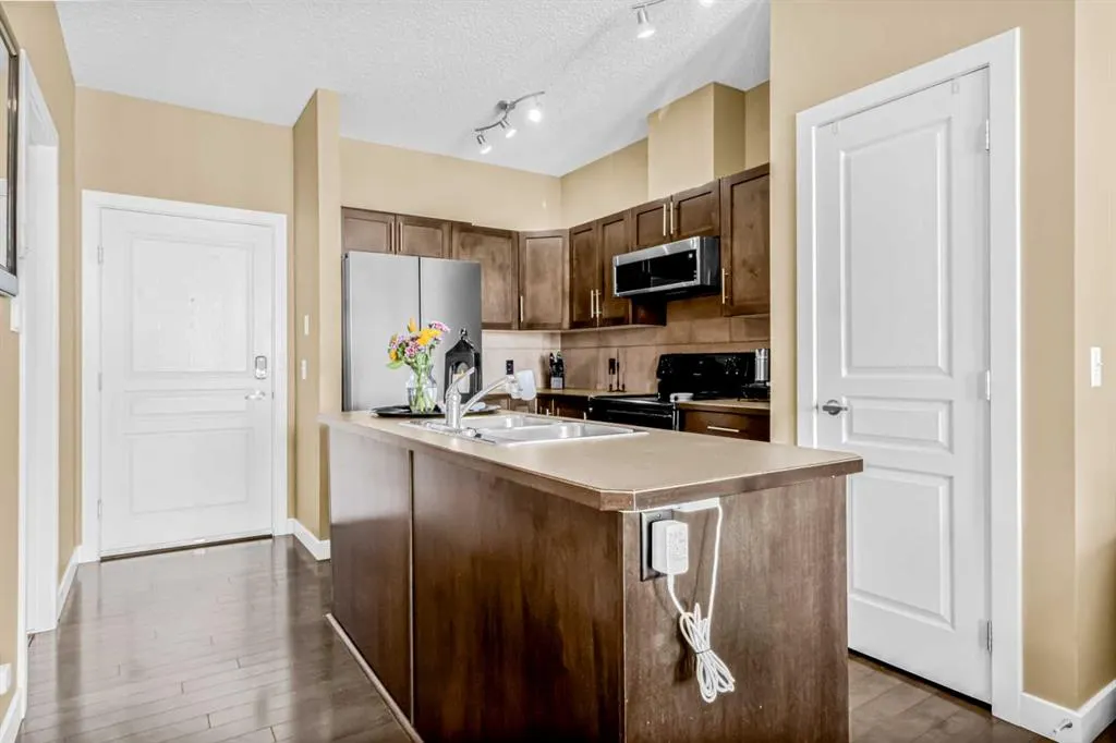 10 Panatella Road NW, #306