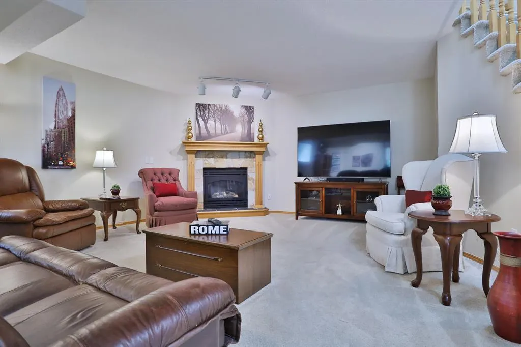 185 Hamptons Square NW