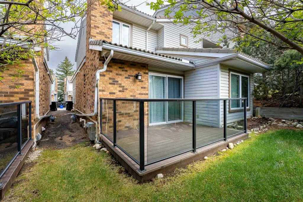215 Coachway Lane SW