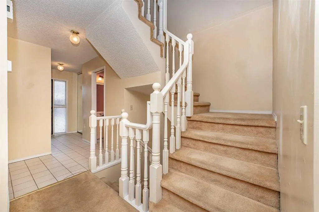 215 Coachway Lane SW