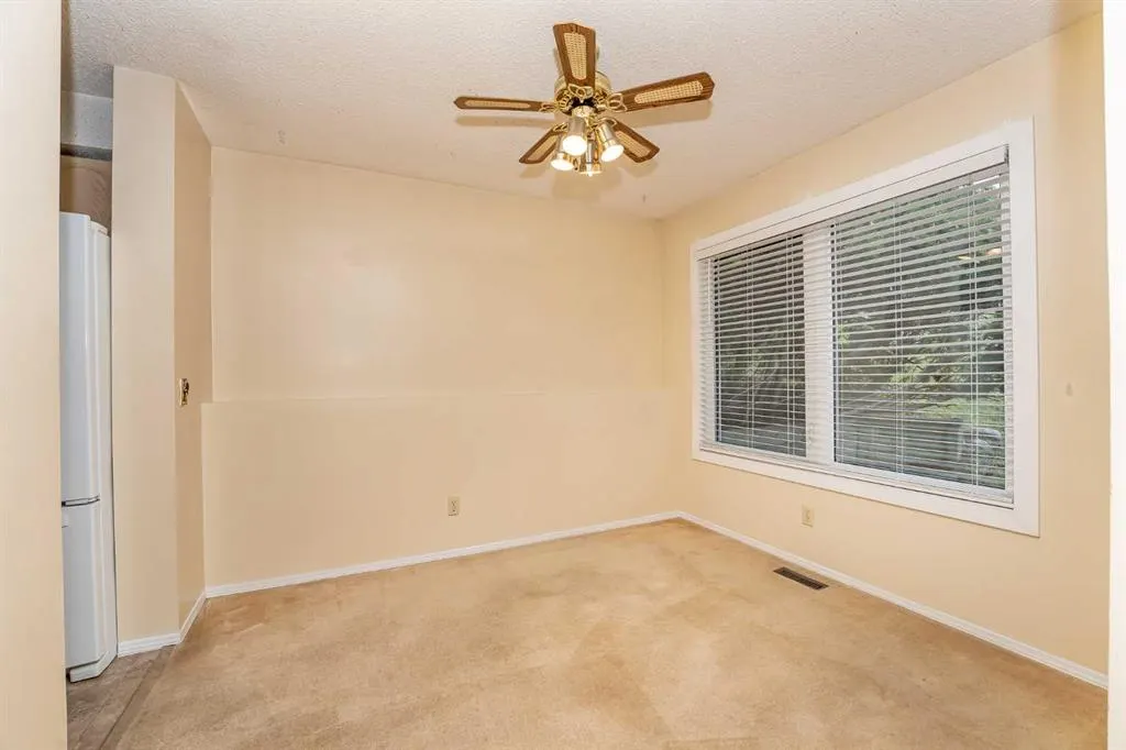215 Coachway Lane SW