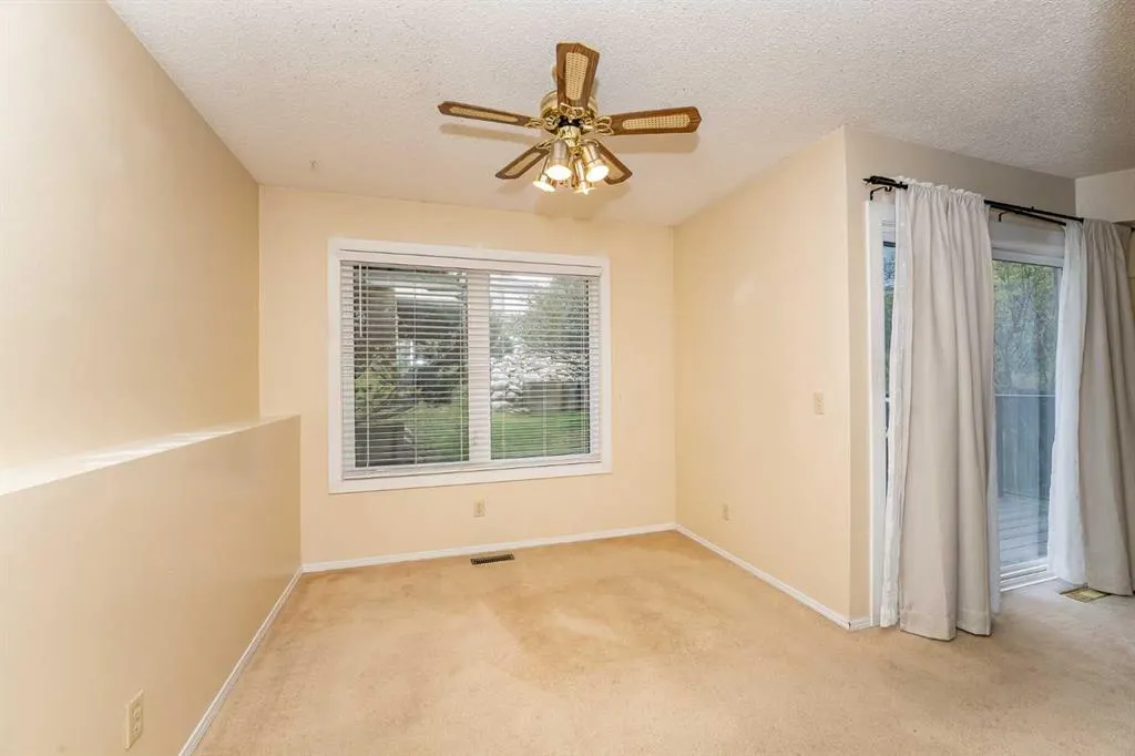 215 Coachway Lane SW