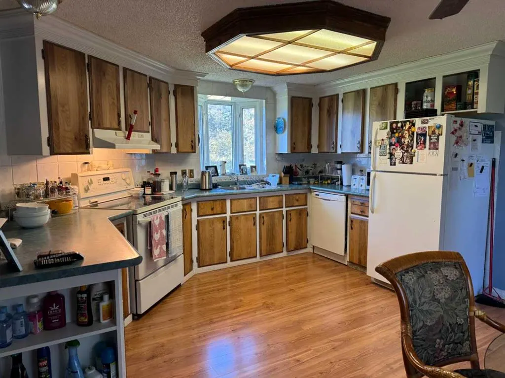 27 62045 Township Road 462