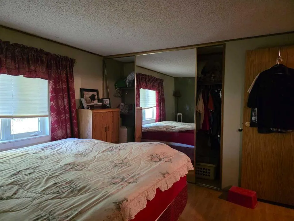 27 62045 Township Road 462