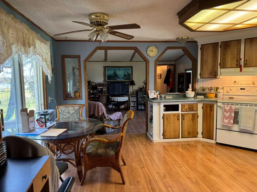 27 62045 Township Road 462