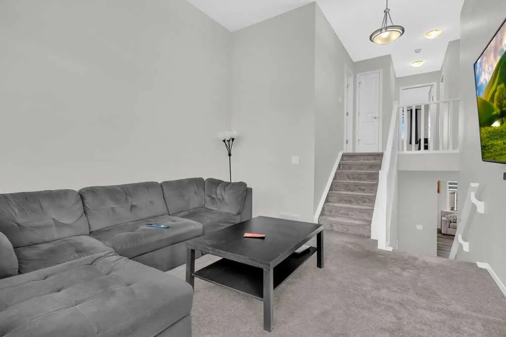 749 Windrow Manor SW