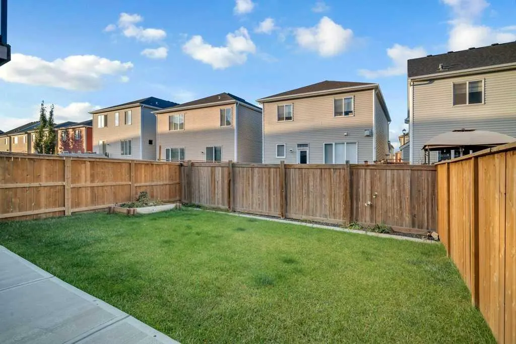 749 Windrow Manor SW