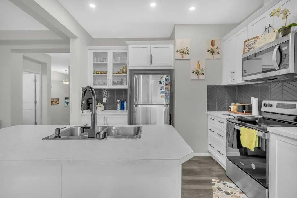 749 Windrow Manor SW