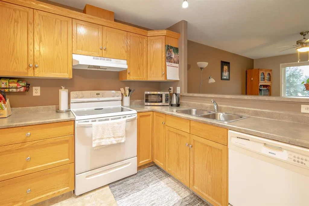 4605 55 Street, #6