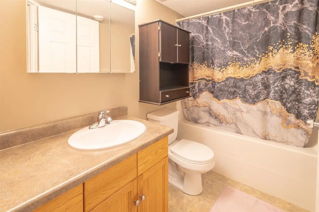 4605 55 Street, #6