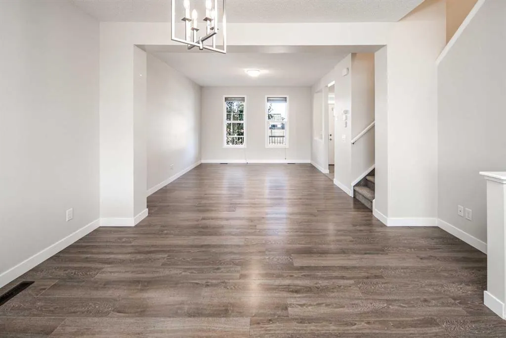 70 Evanscrest Road NW