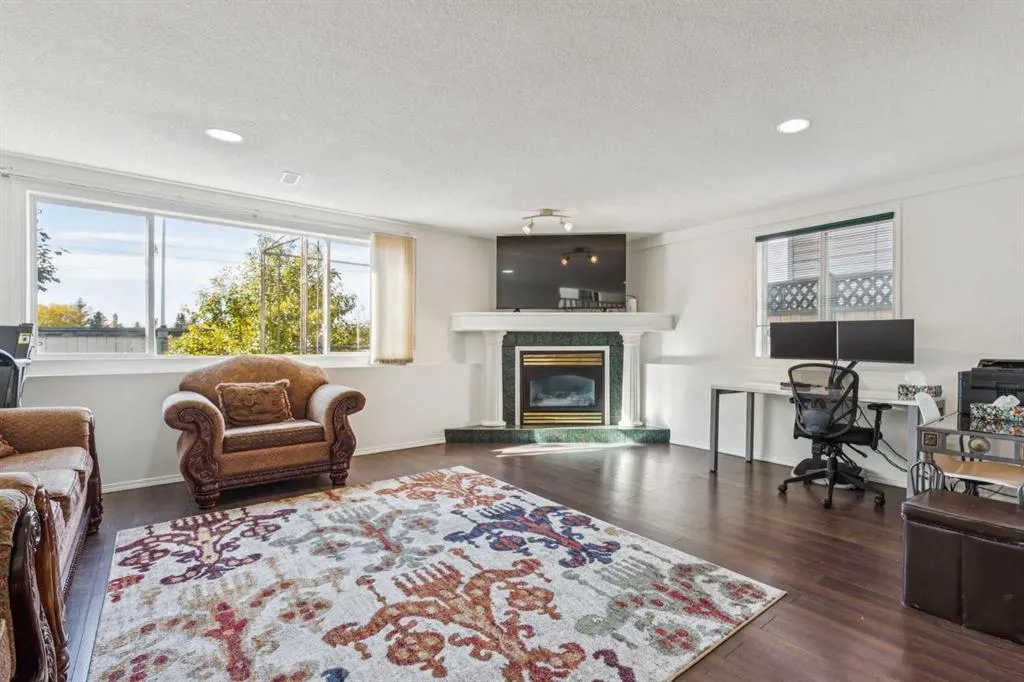 132 San Diego Green NE