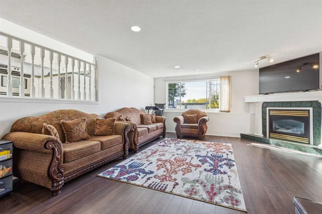 132 San Diego Green NE