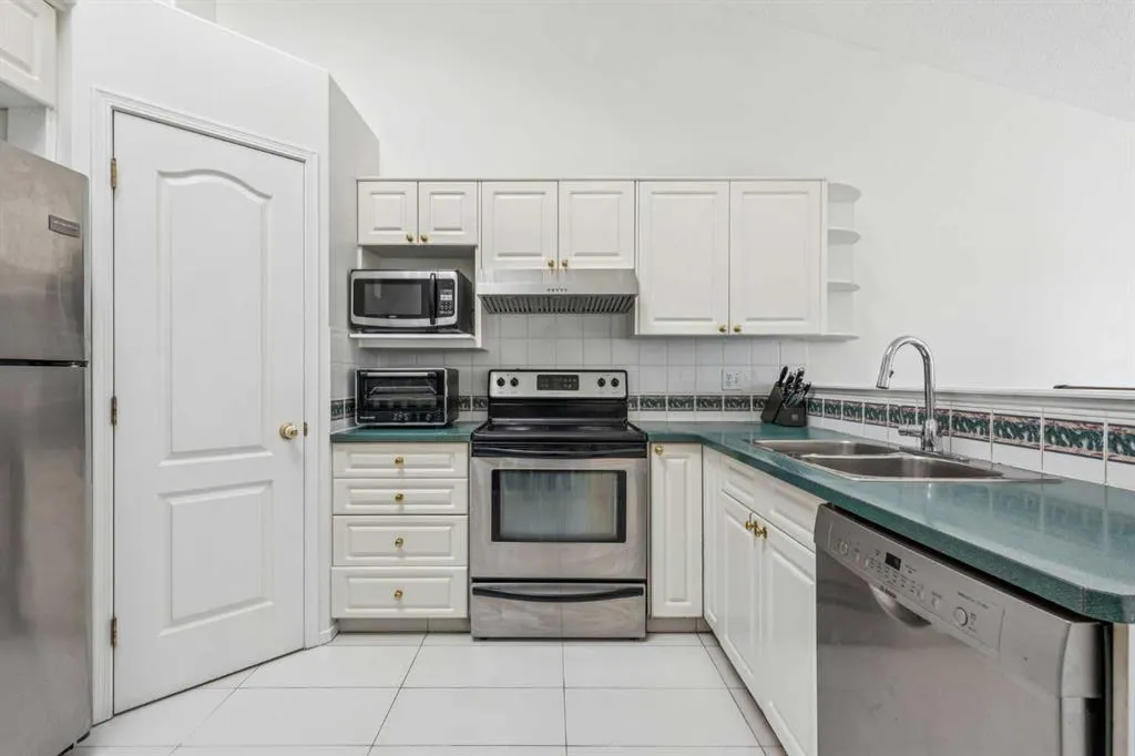 132 San Diego Green NE