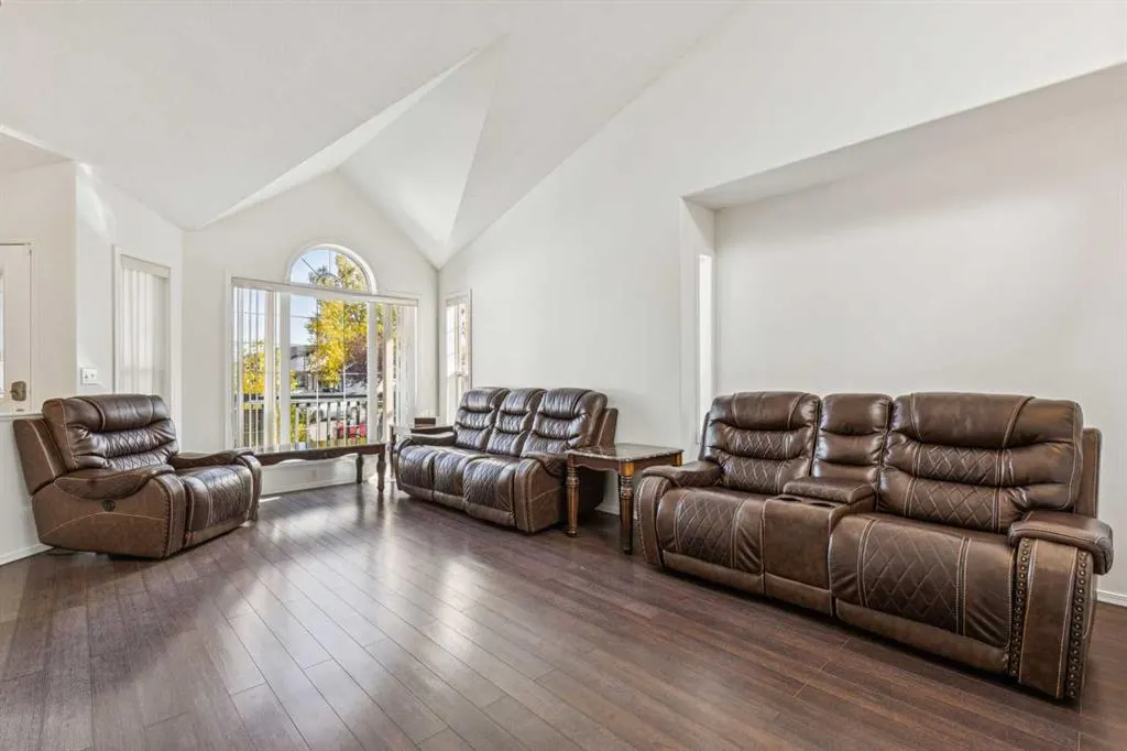 132 San Diego Green NE