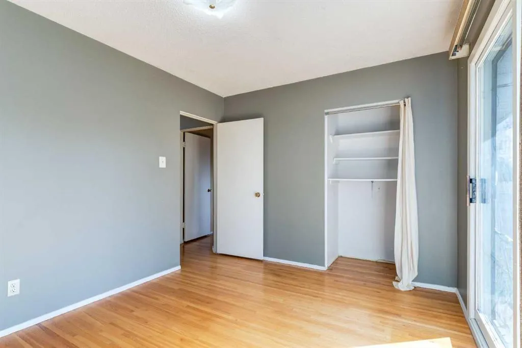 244 Maple Court Crescent SE