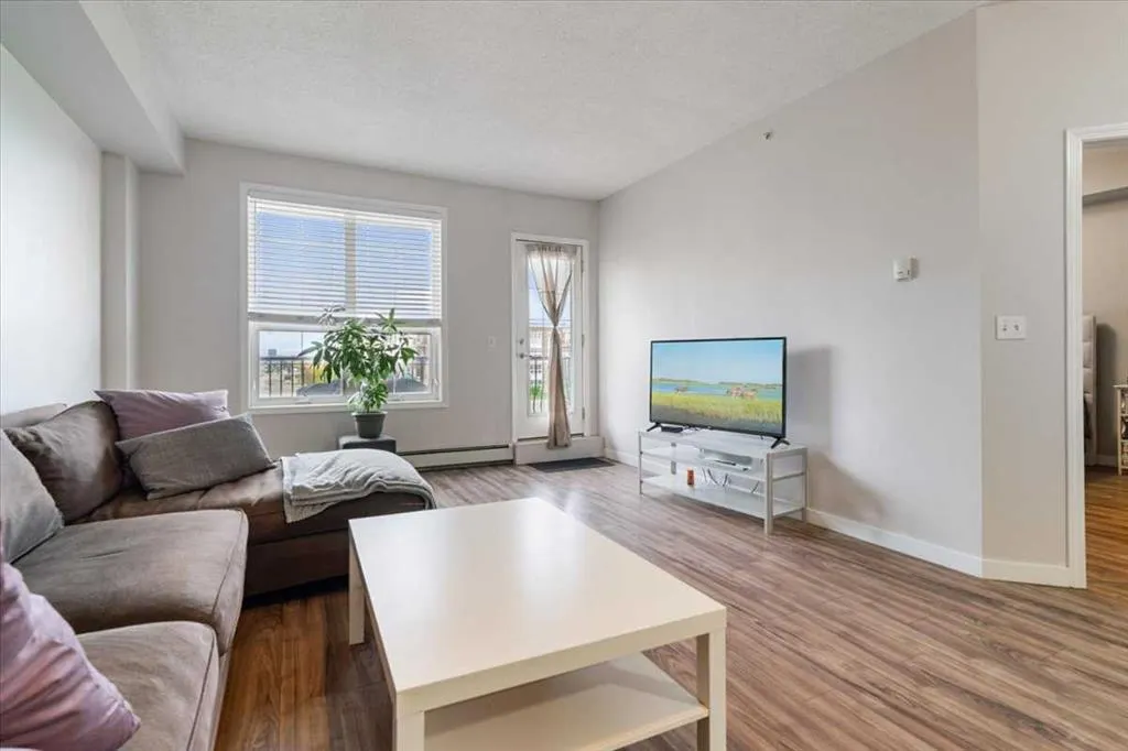 12330 102 Street, #321