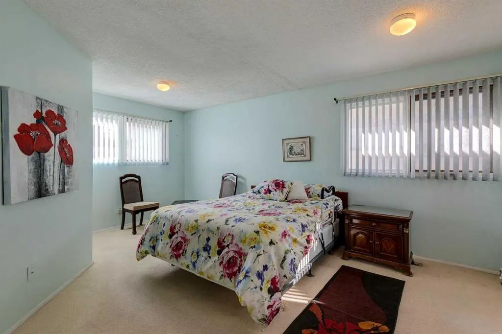 16 Midland Place SE