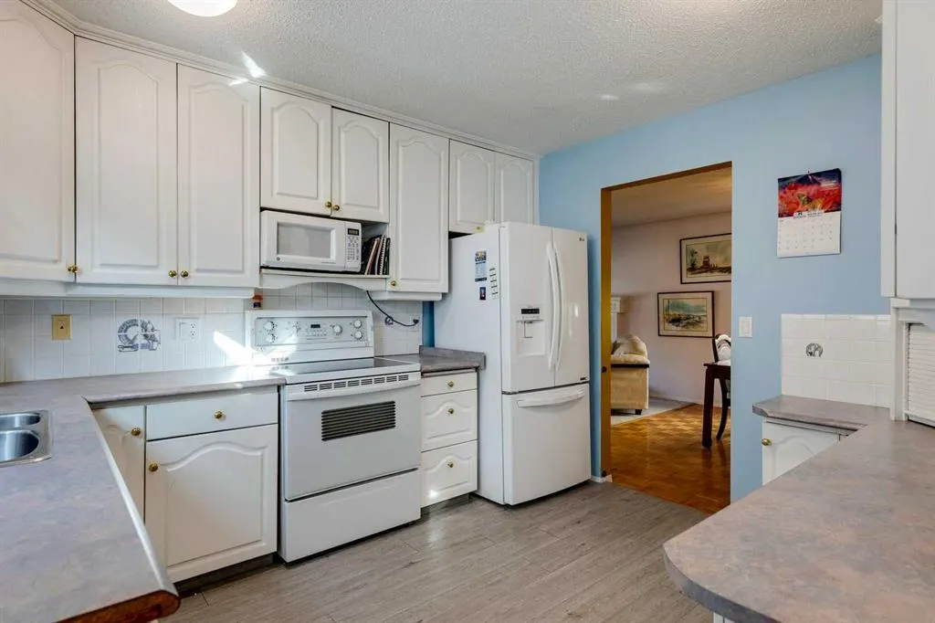 16 Midland Place SE