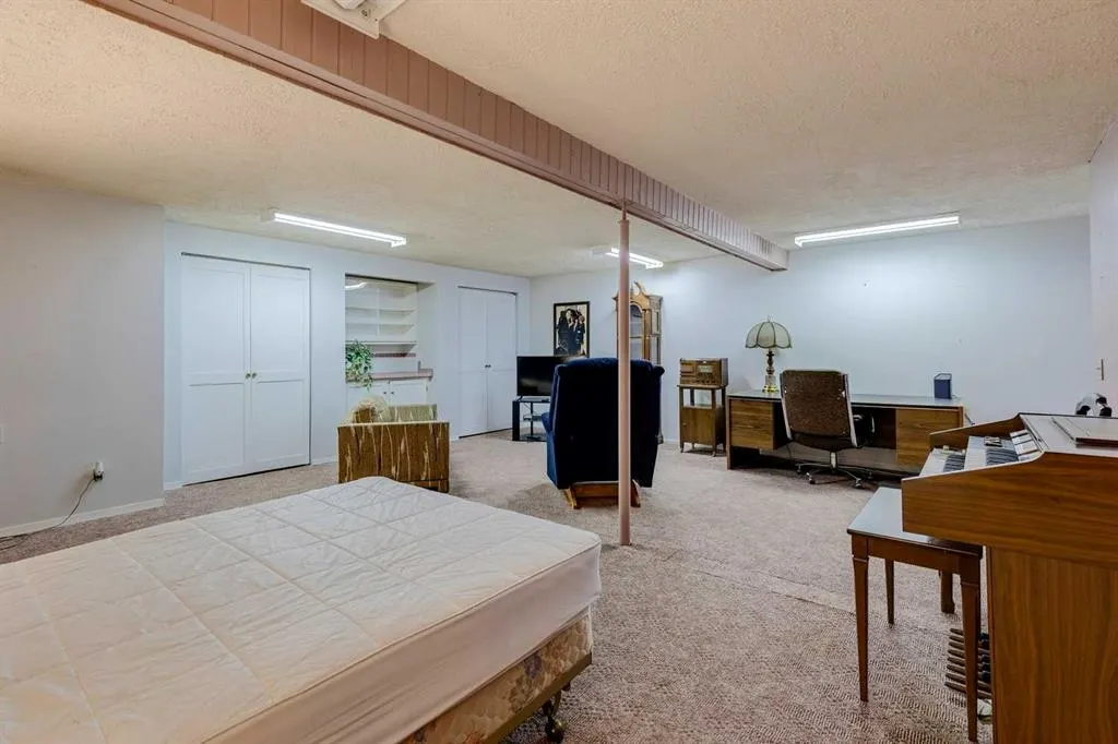 16 Midland Place SE