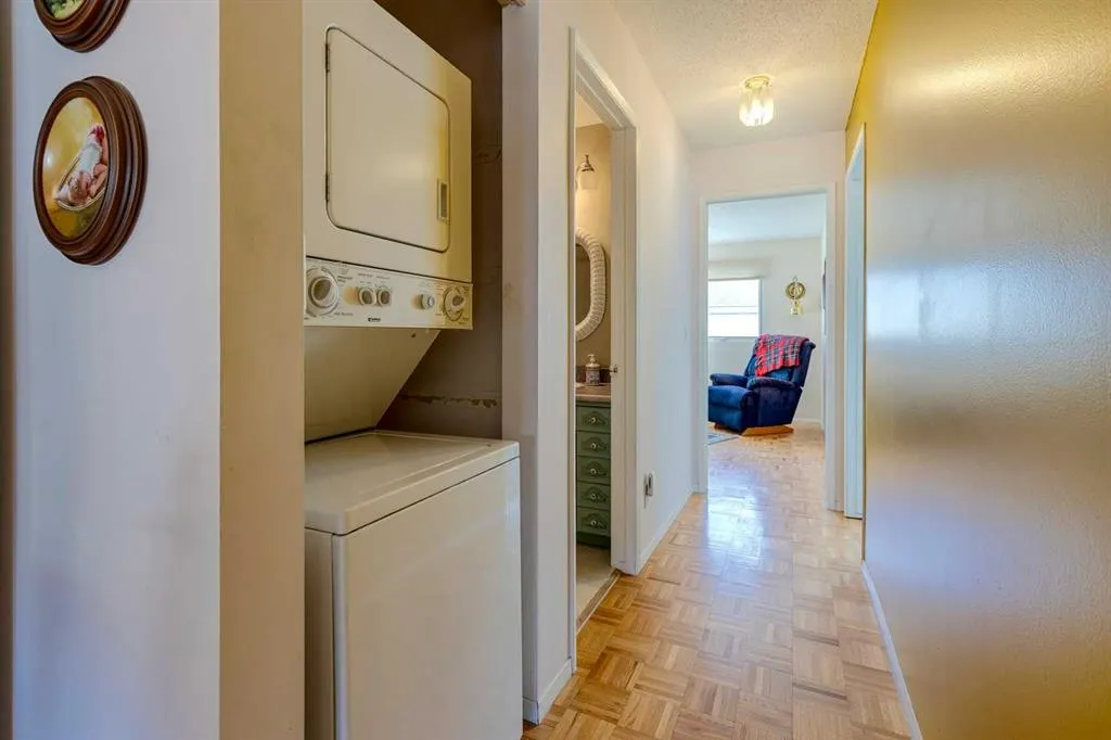 16 Midland Place SE