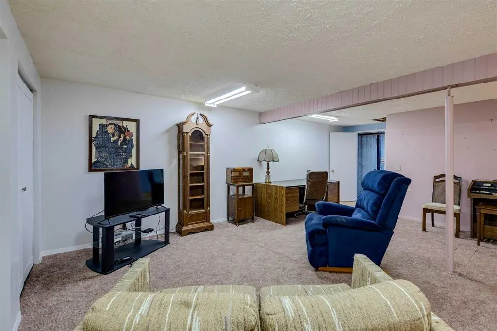 16 Midland Place SE