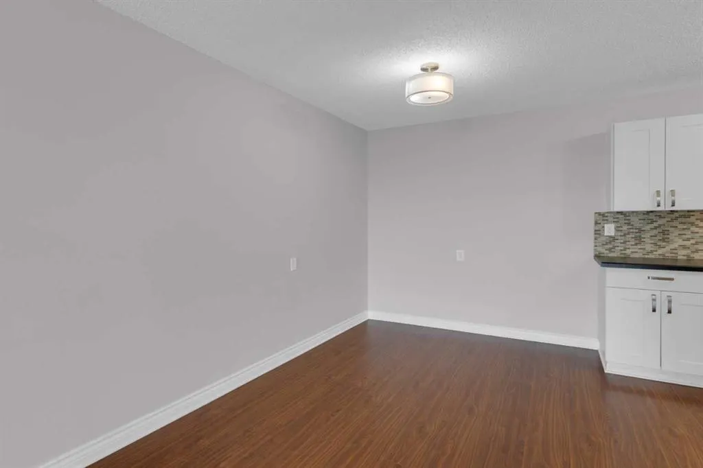 3606 Erlton Court SW, #204